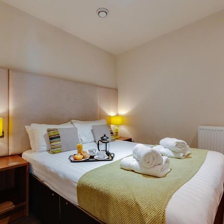 Base Serviced Apartments - City Road Chester Esterno foto