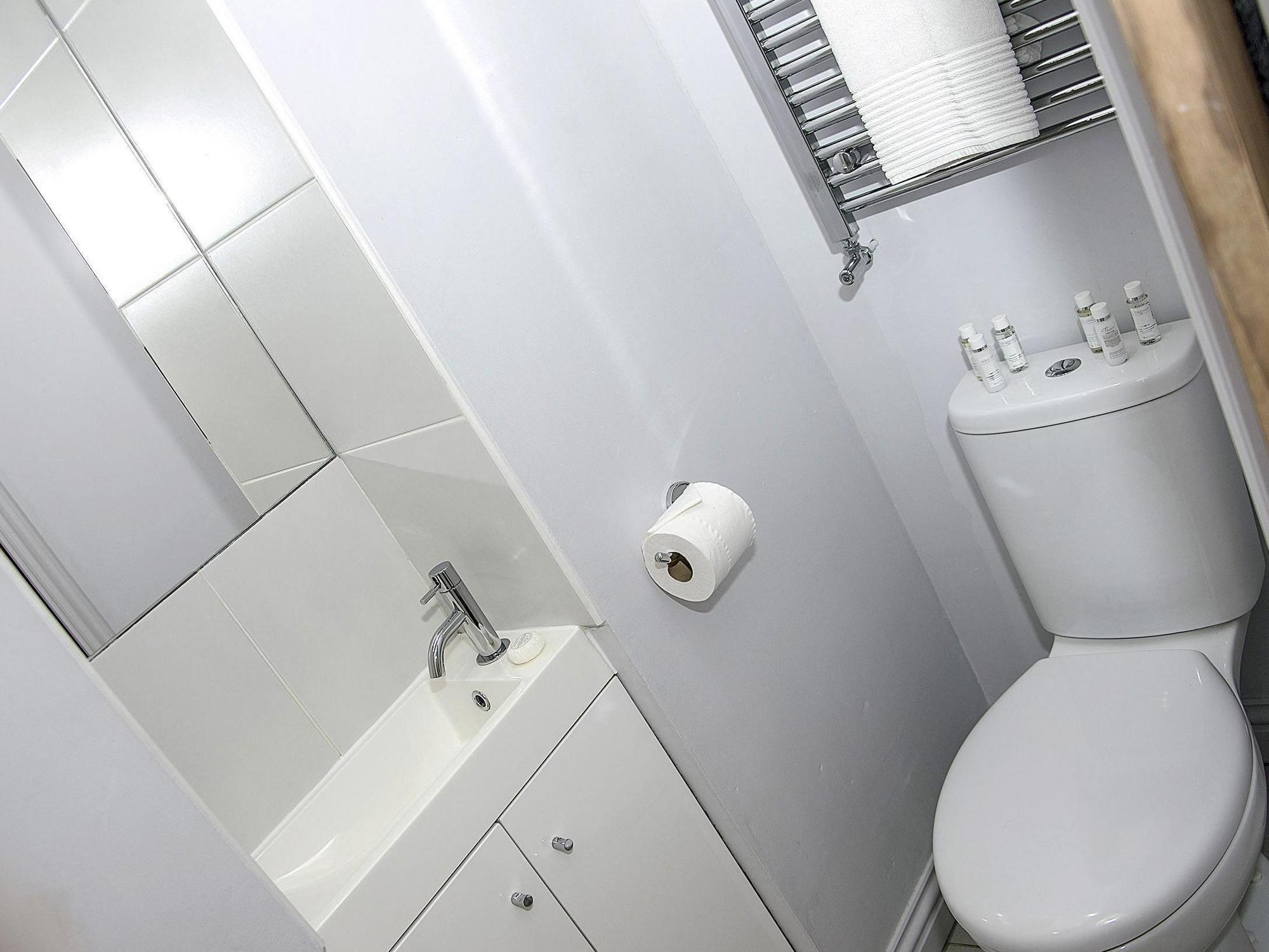 Base Serviced Apartments - City Road Chester Esterno foto