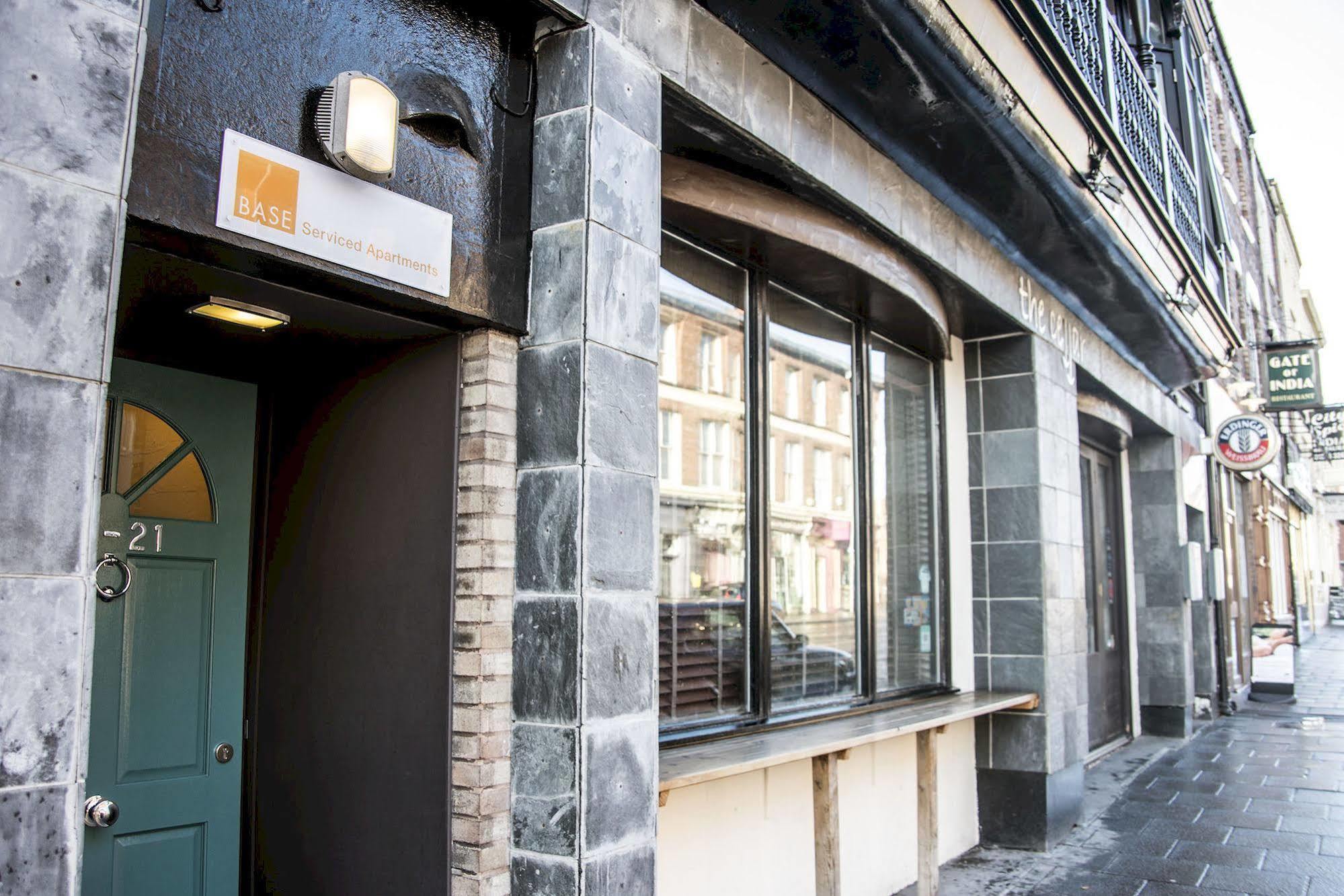 Base Serviced Apartments - City Road Chester Esterno foto