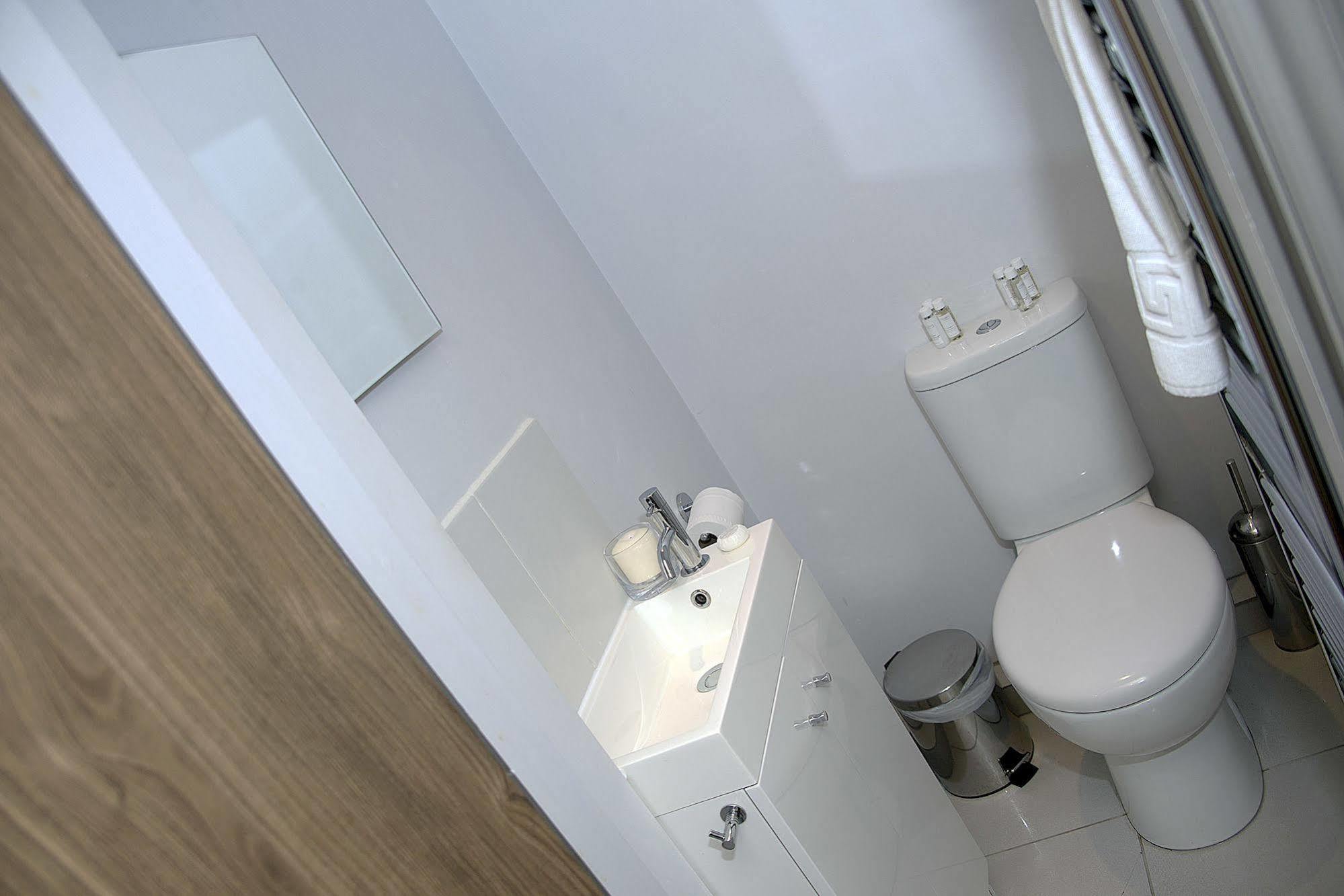 Base Serviced Apartments - City Road Chester Esterno foto
