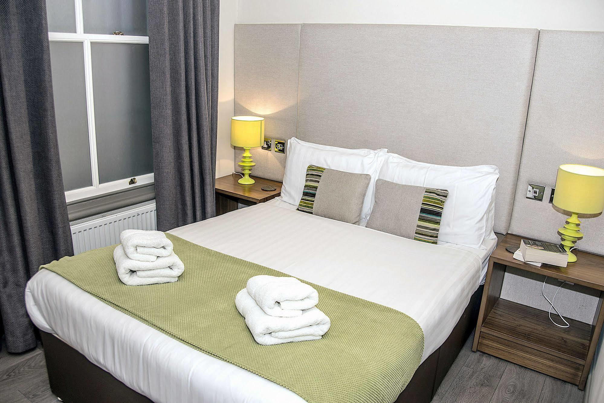 Base Serviced Apartments - City Road Chester Esterno foto