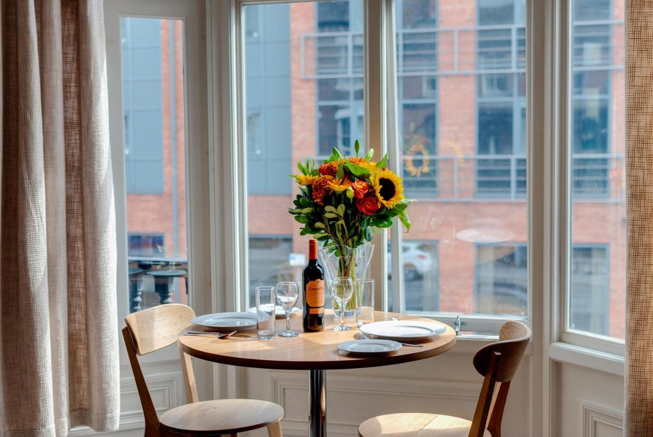 Base Serviced Apartments - City Road Chester Esterno foto