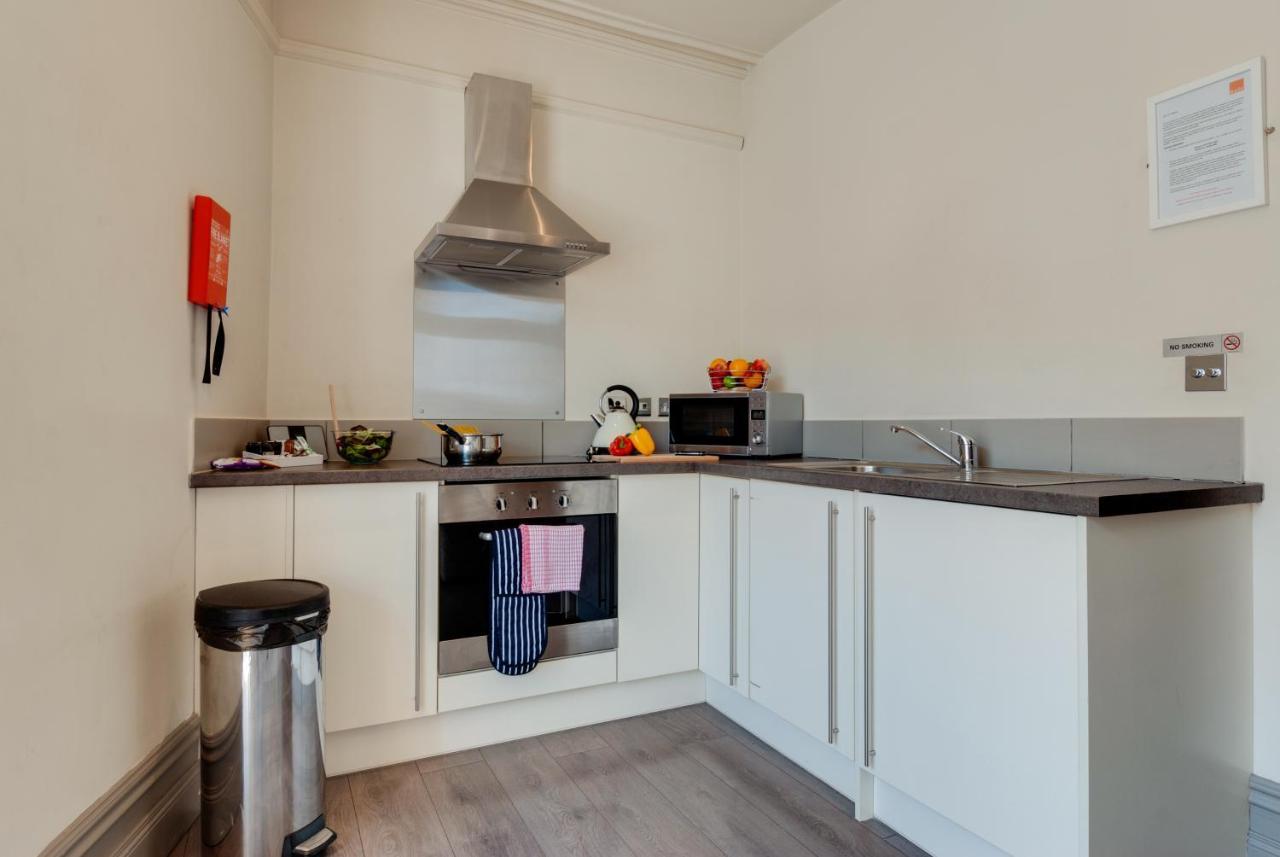 Base Serviced Apartments - City Road Chester Esterno foto